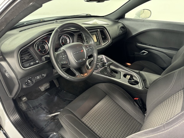 2015 Dodge Challenger SXT photo 4