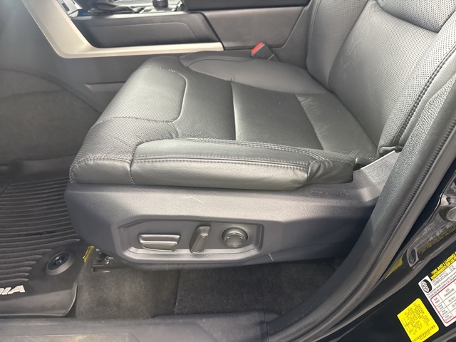 2023 Toyota Sequoia SR5 photo 13