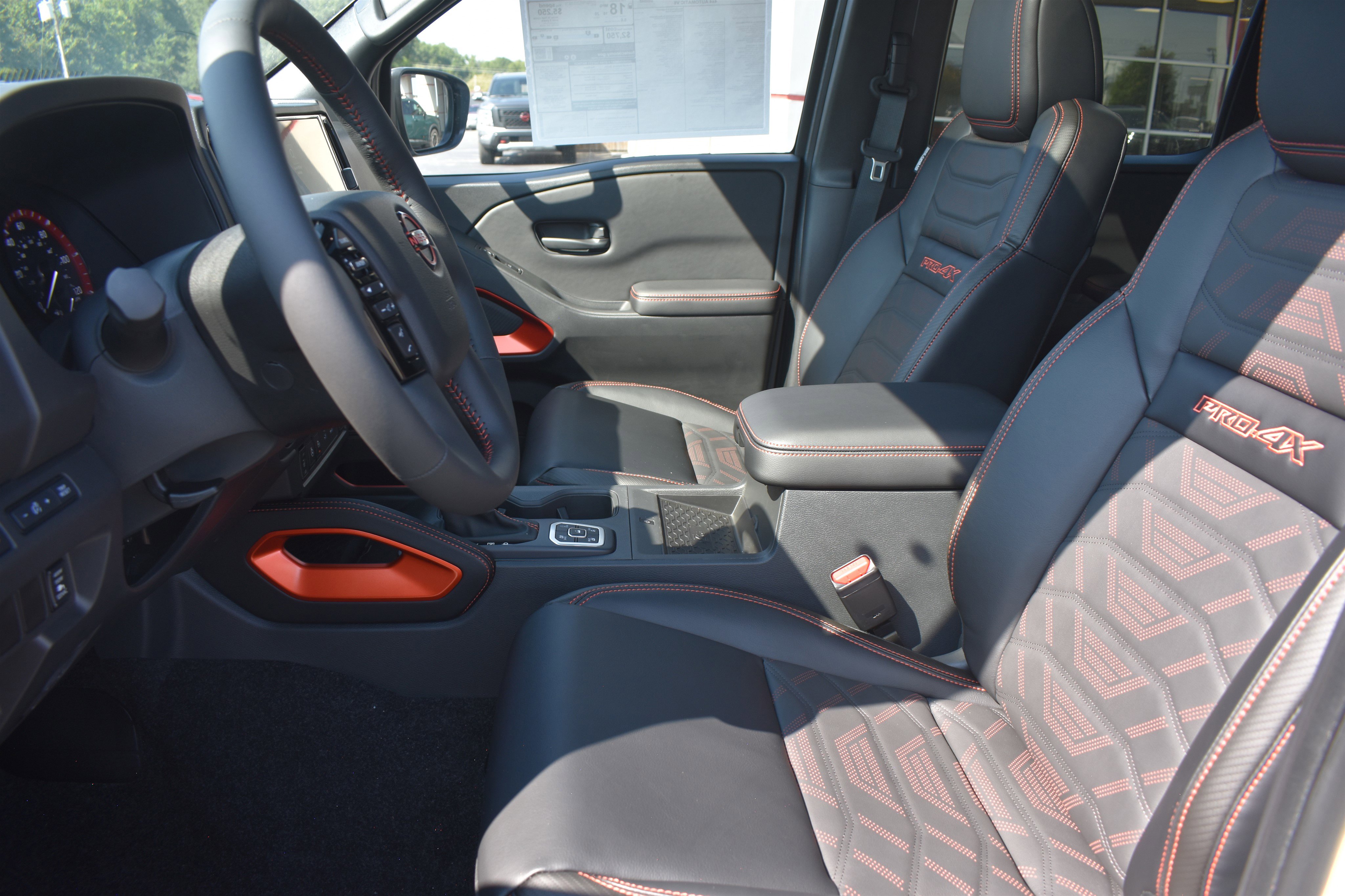 2026 Nissan Frontier Crew Cab PRO-4X photo 6
