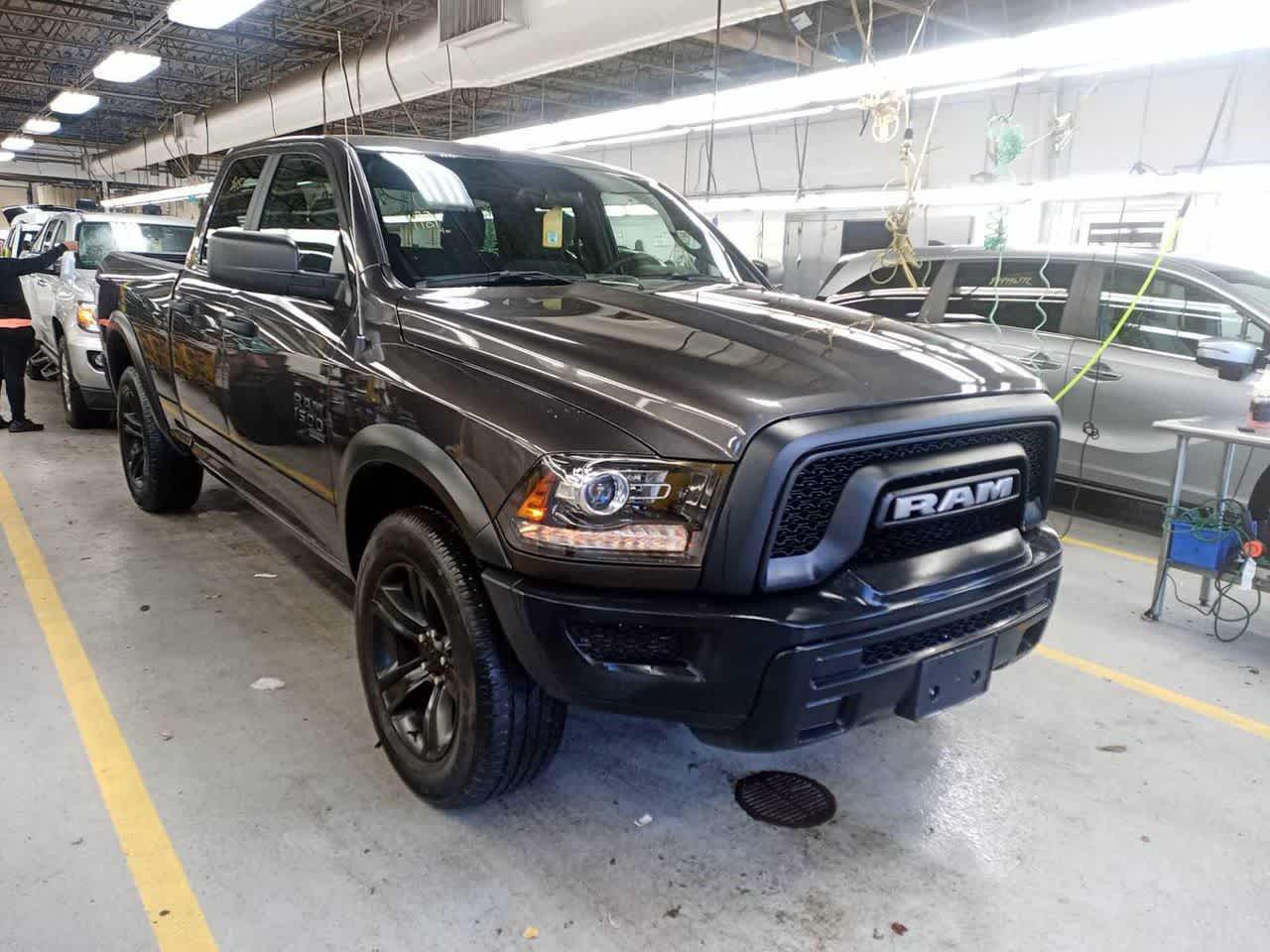 2022 Ram 1500 Classic Warlock photo 3
