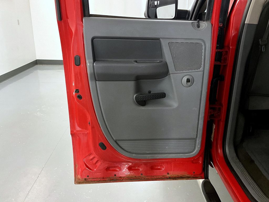 2008 Dodge Ram SLT photo 20