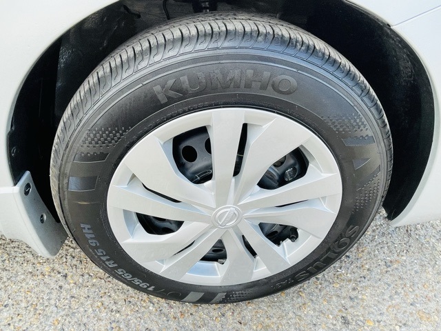 2025 Nissan Versa 1.6 S photo 9