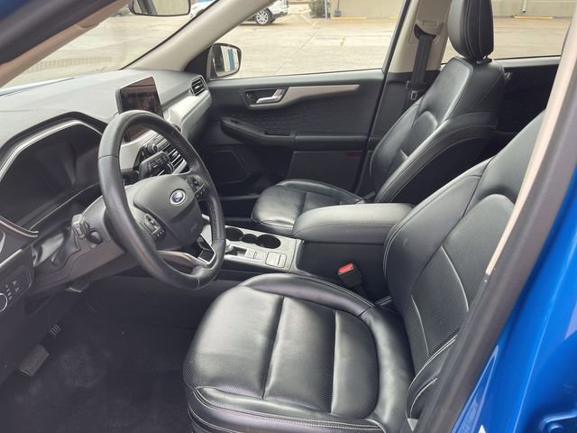 2020 Ford Escape SE Sport Hybrid photo 3