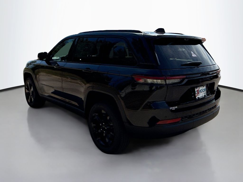 2025 Jeep Grand Cherokee Limited photo 2