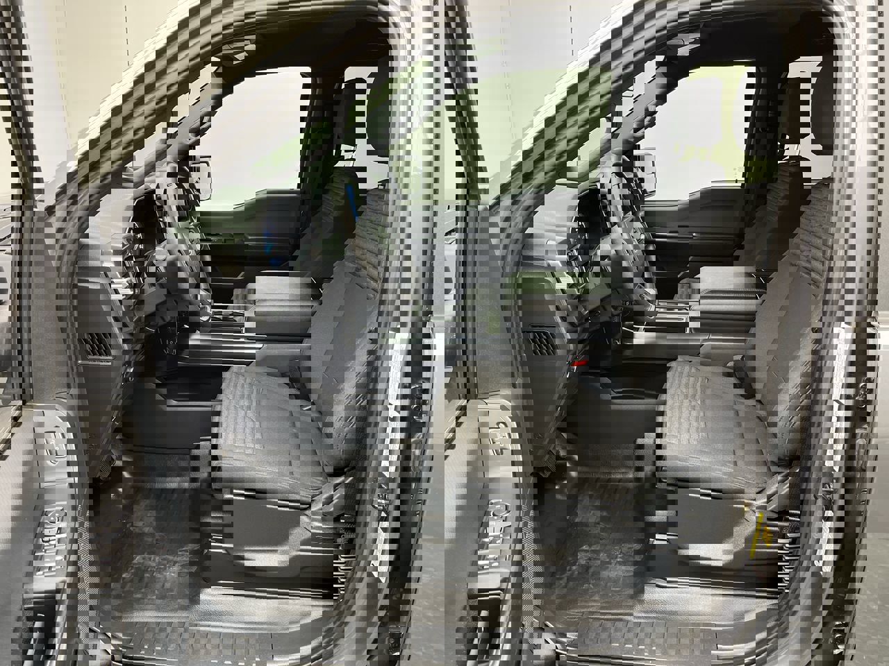 2022 Ford F-150 XL photo 3