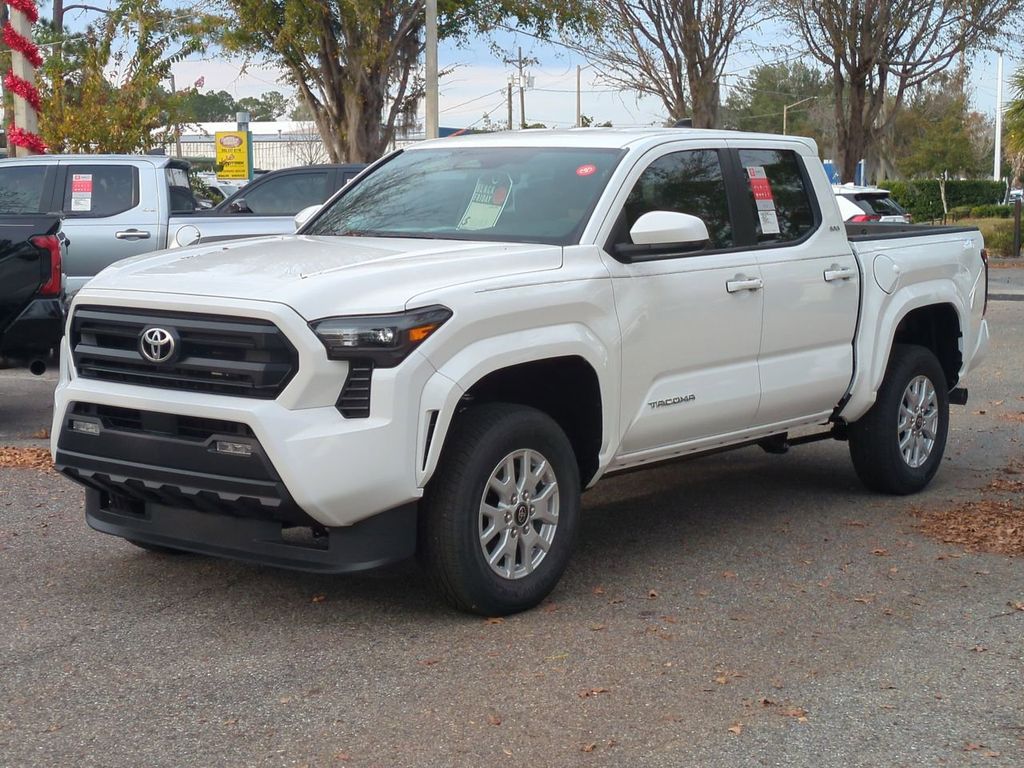 2025 Toyota Tacoma SR5's photo