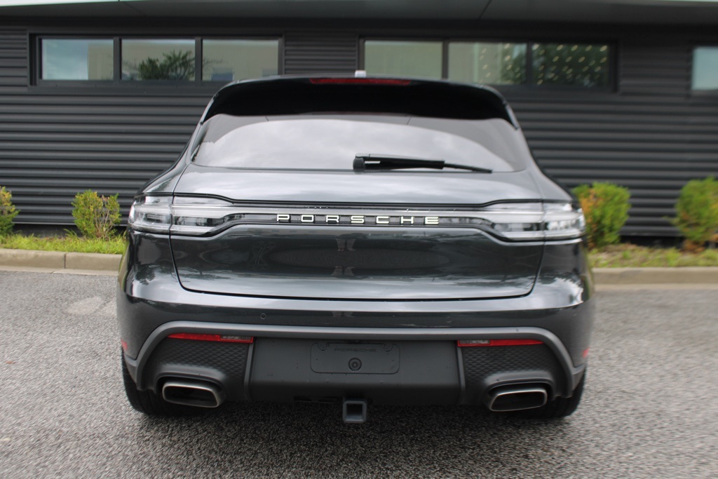 2025 Porsche Macan Base photo 6