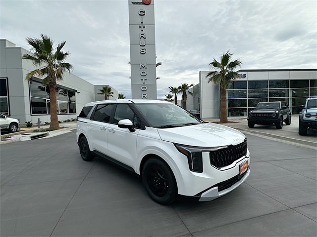 2026 Kia Carnival LXS's photo