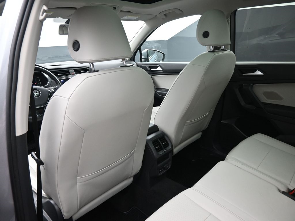 2019 Volkswagen Tiguan SEL photo 12