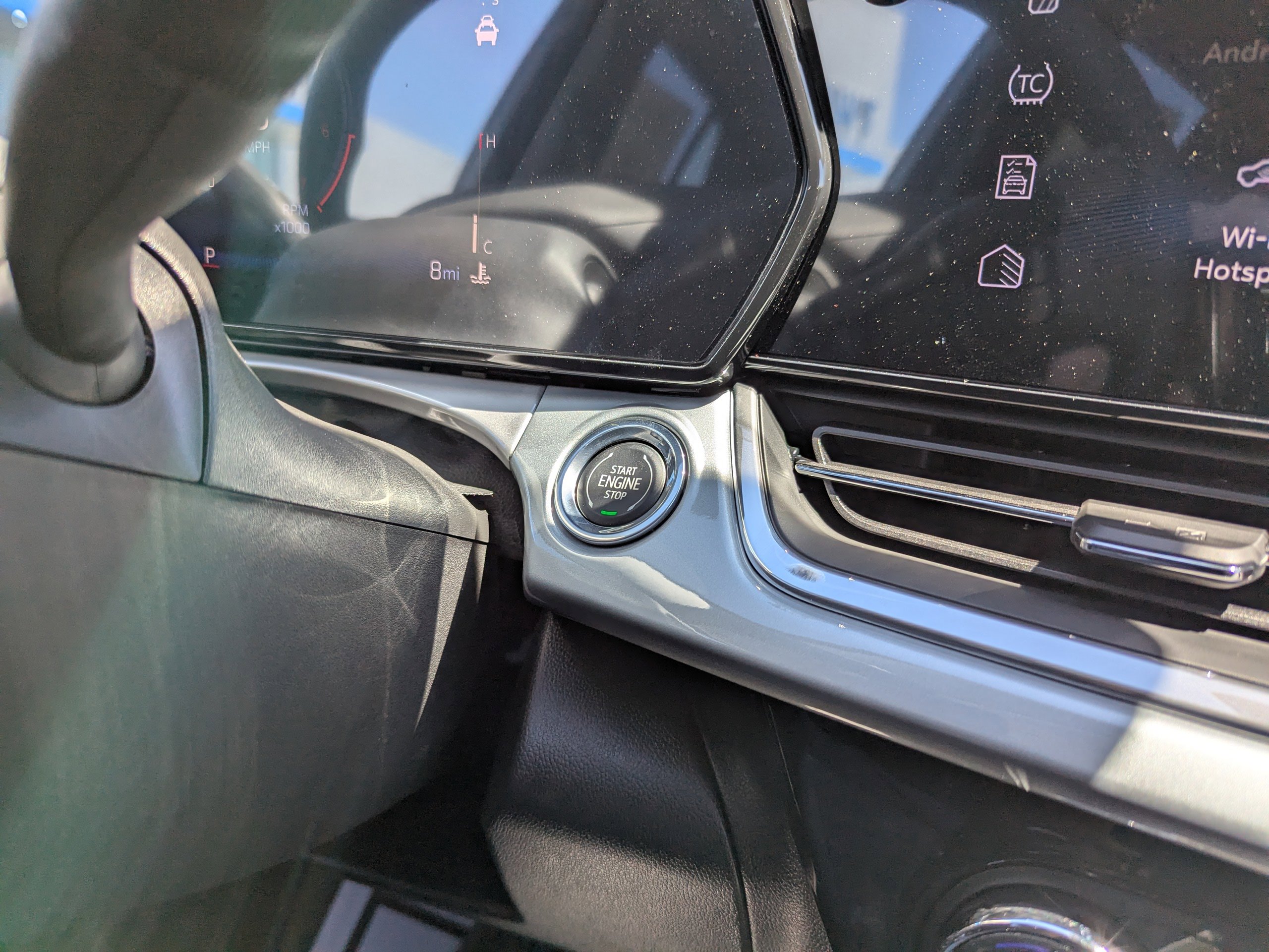 2025 Chevrolet Trax LT photo 15