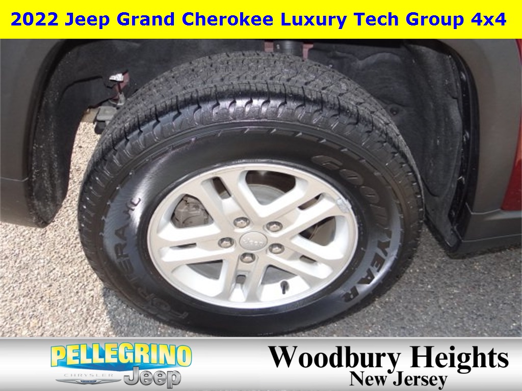 2022 Jeep Grand Cherokee Laredo photo 10