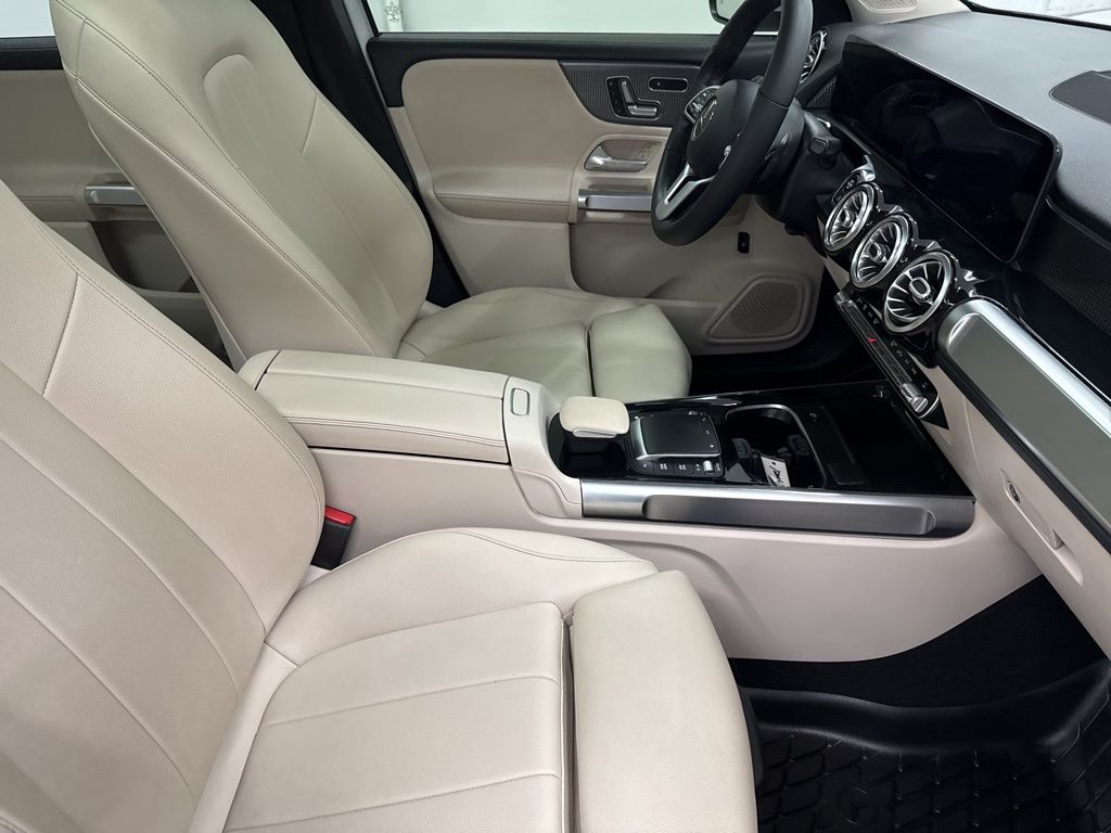 2021 Mercedes Benz GLB 250 photo 27