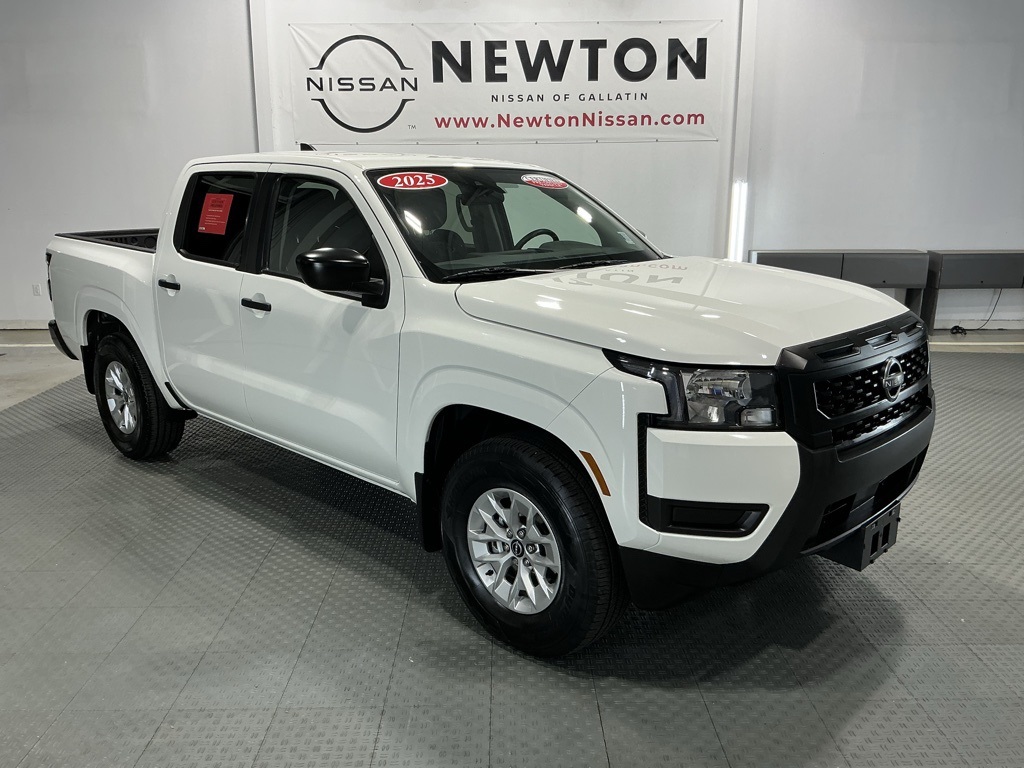 2025 Nissan Frontier S's photo