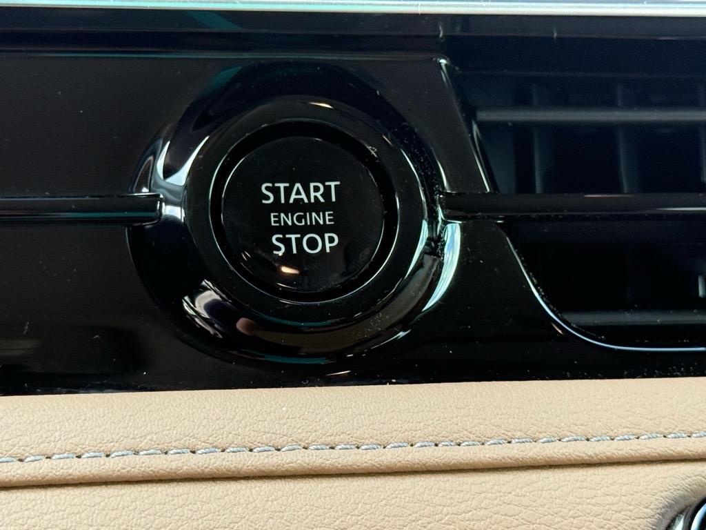 2025 Infiniti QX80 Sensory photo 10
