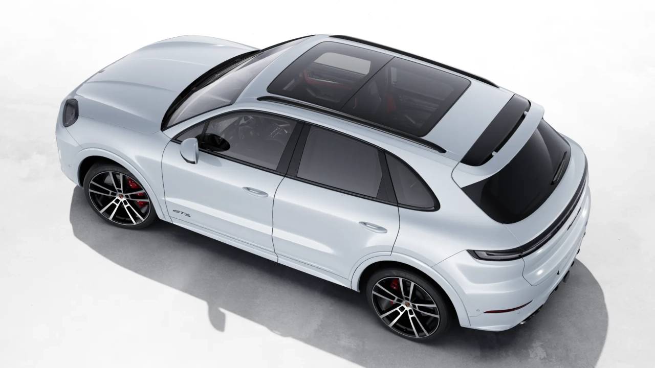 2026 Porsche Cayenne GTS photo 4