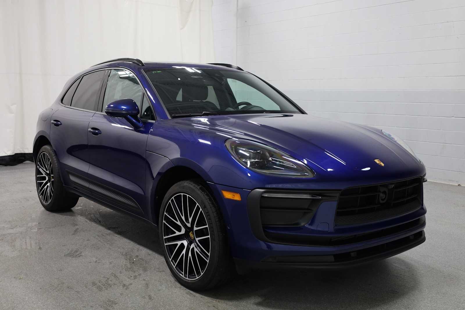 2024 Porsche Macan T photo 13