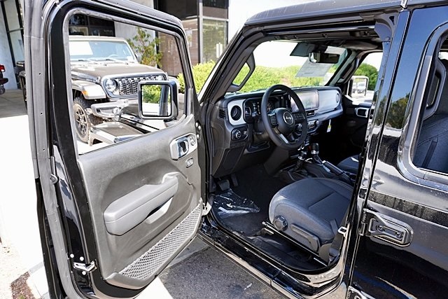 New 2025 Black Clear-Coat Exterior Paint Jeep Sport S image 43