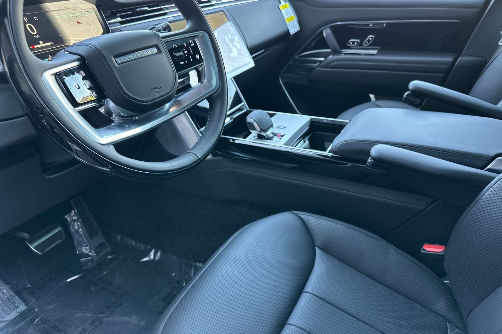 2025 Land Rover Range Rover SE photo 9