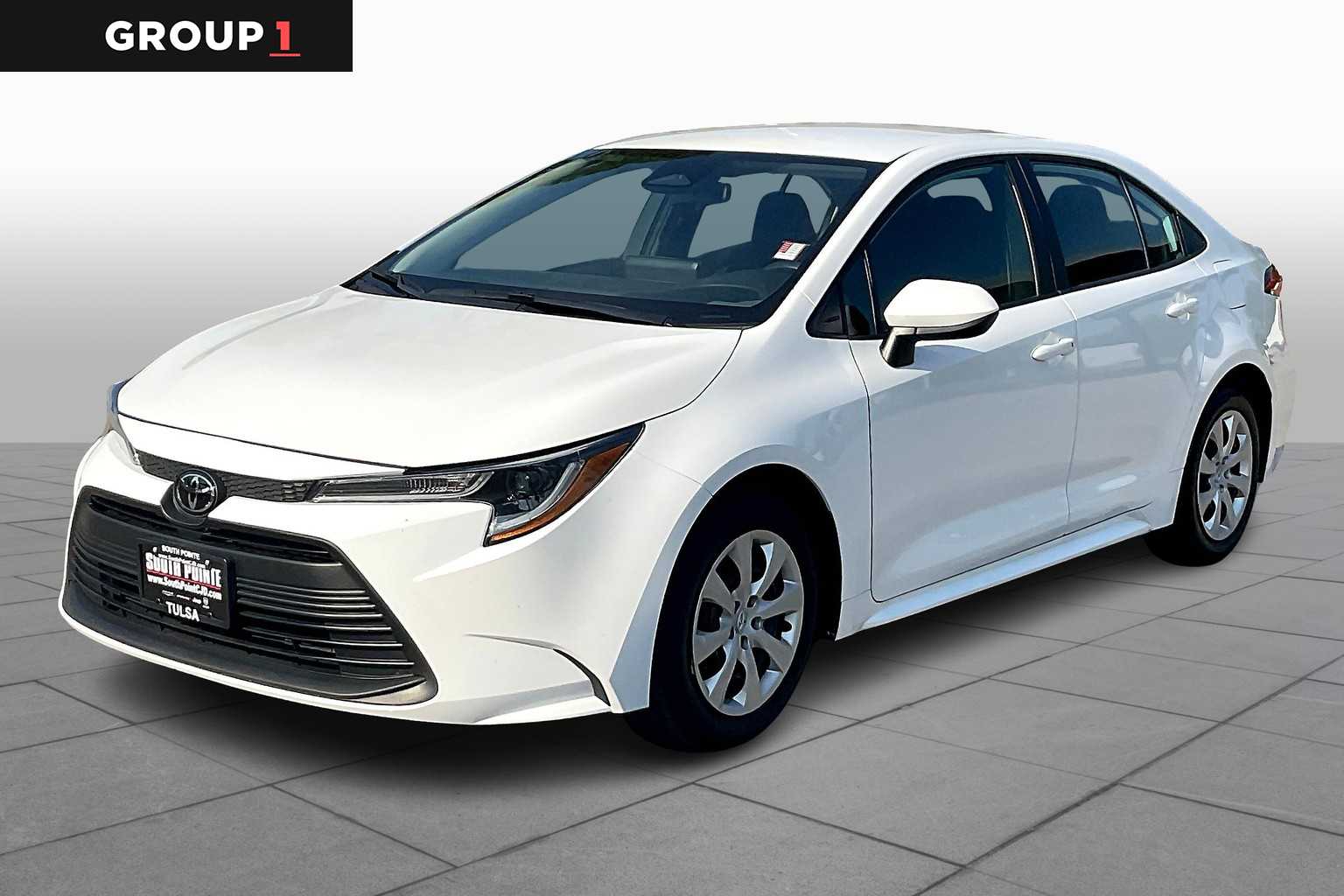 2024 Toyota Corolla LE's photo
