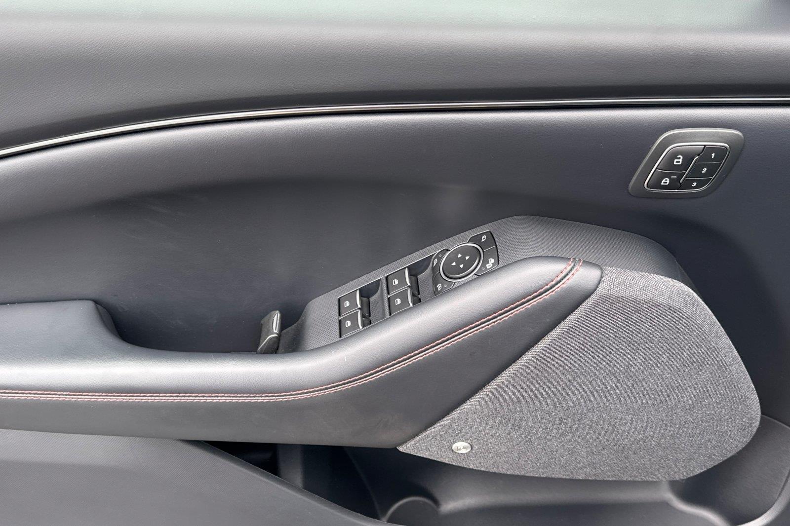 2021 Ford Mustang Mach-E First Edition photo 7