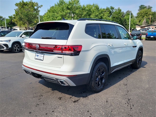 2025 Volkswagen Atlas Peak Edition SE photo 4