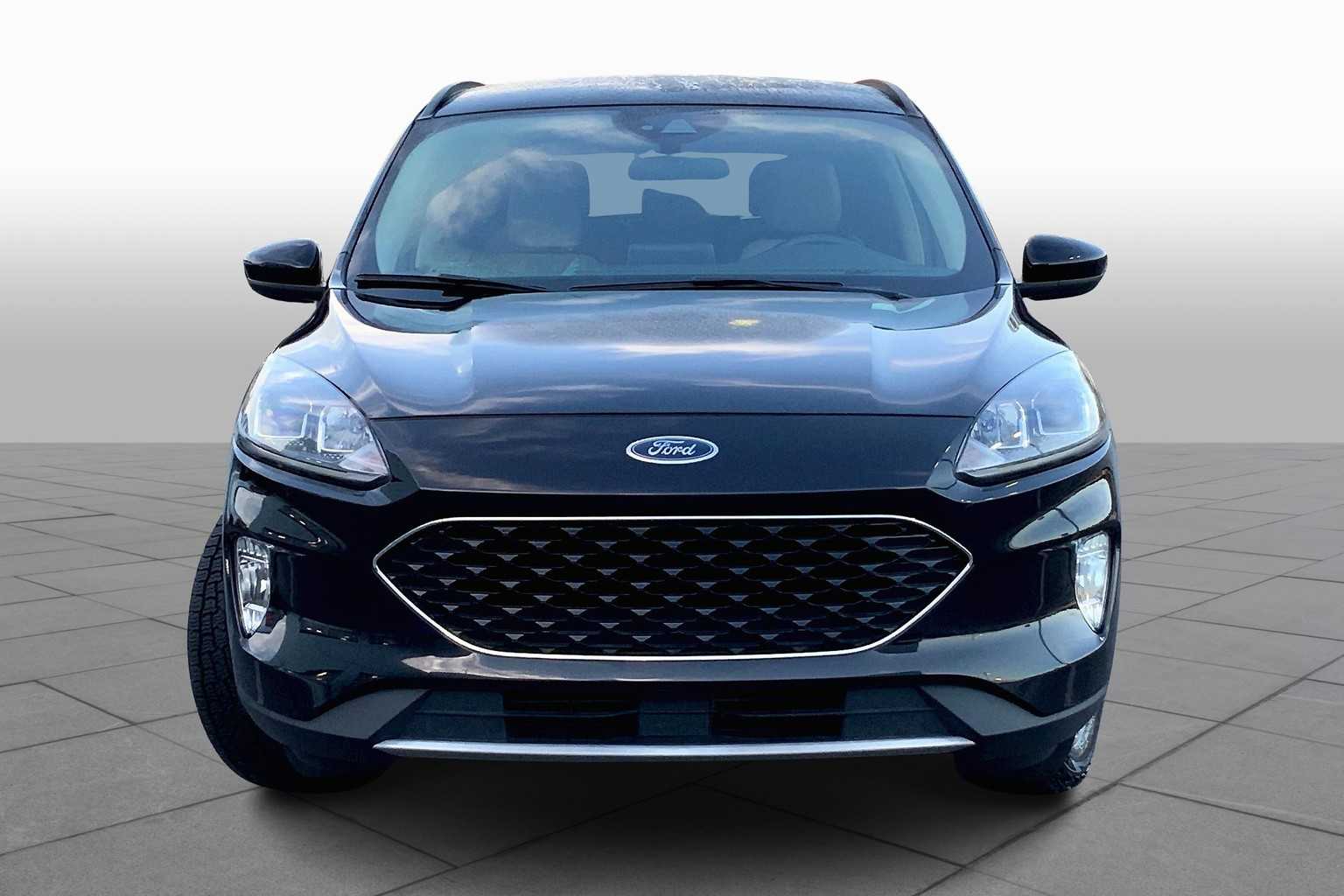 2020 Ford Escape SEL photo 3