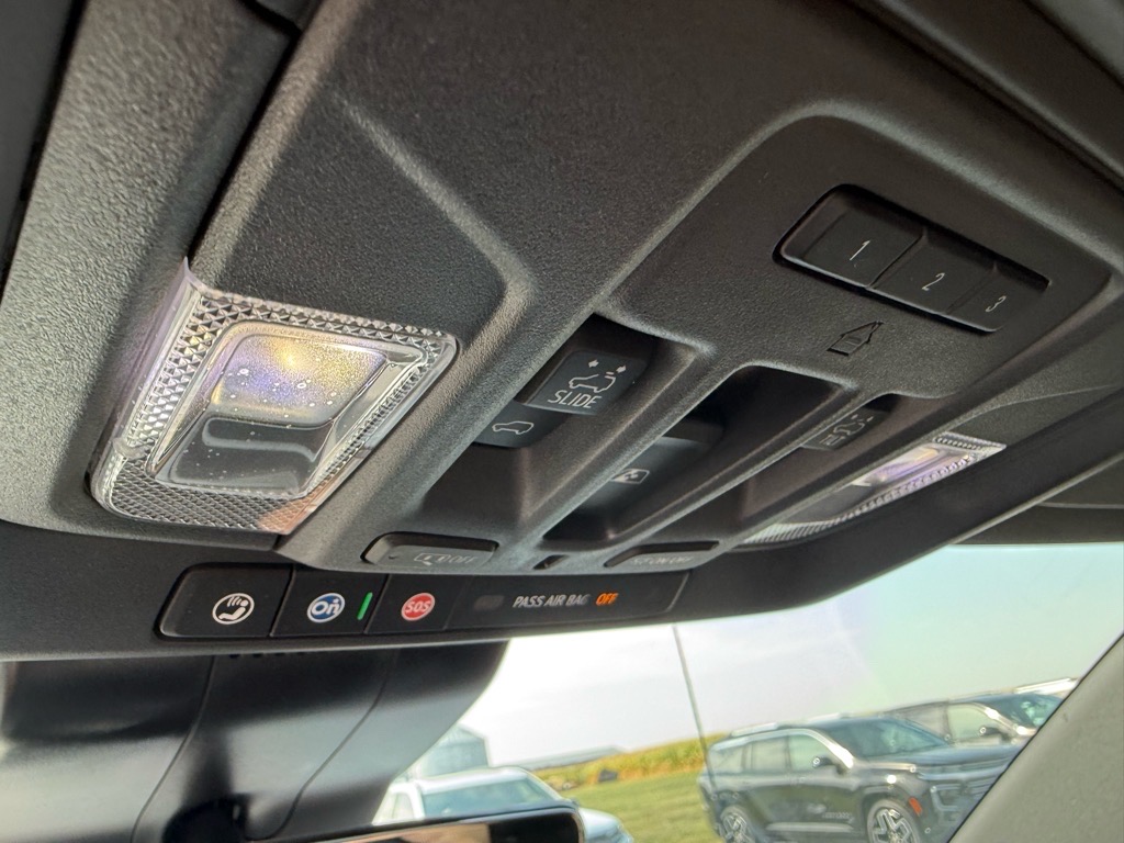 2024 Chevrolet Silverado 1500 High Country photo 26