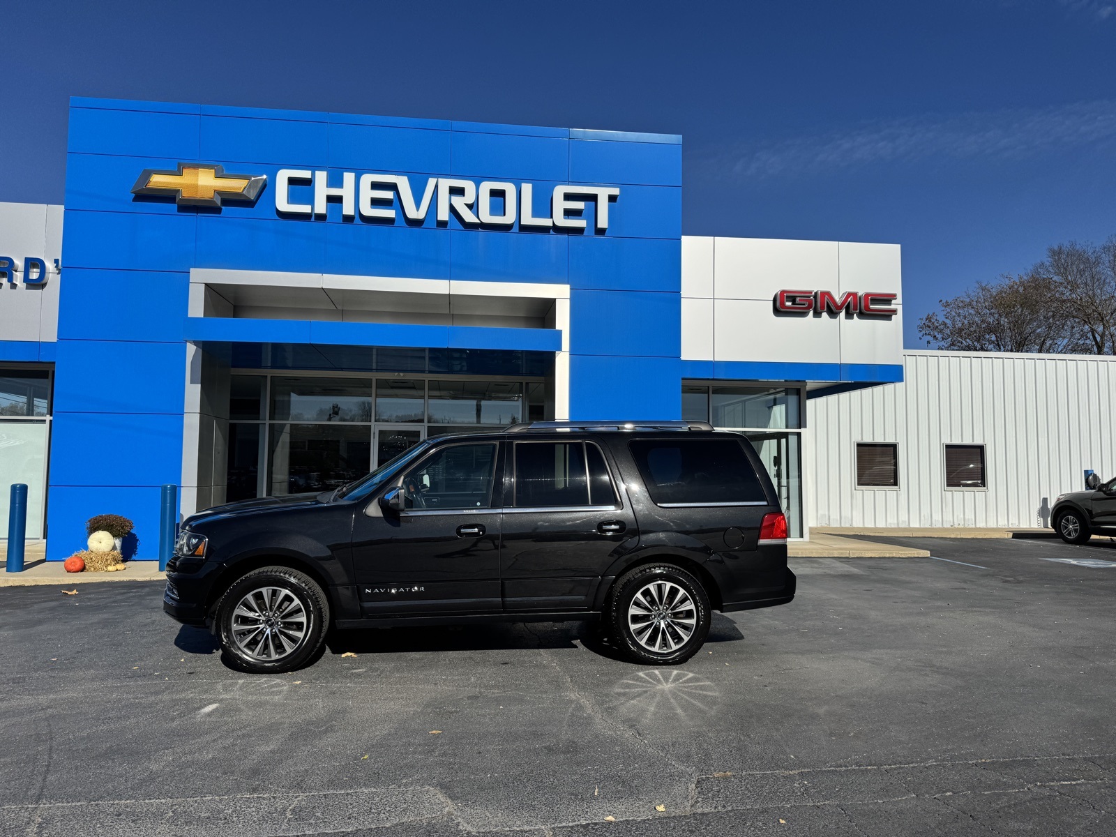 2015 Lincoln Navigator Base photo 2