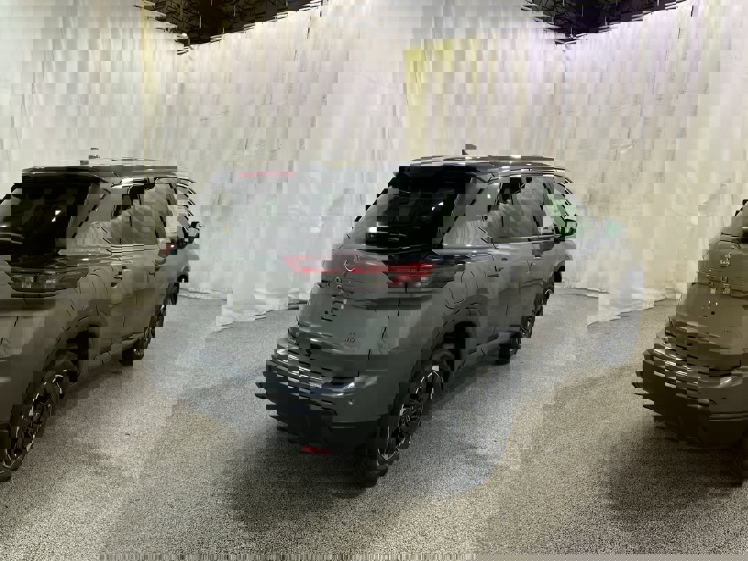 2026 Nissan Rogue SV photo 4