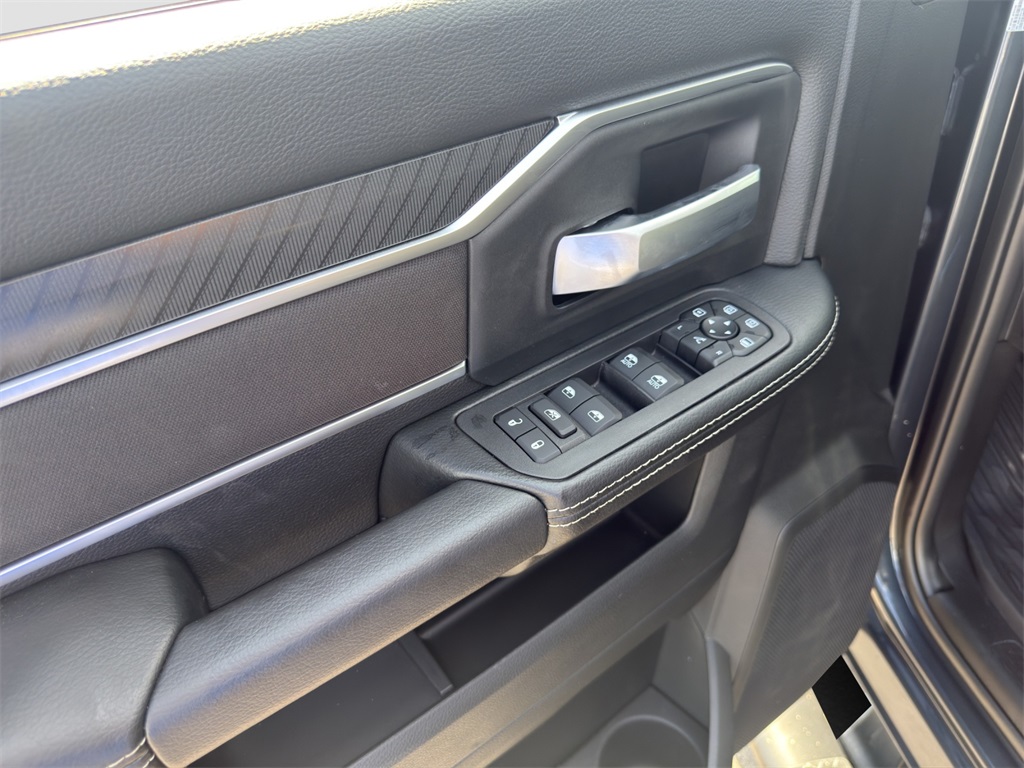 2025 Ram 2500 Big Horn photo 11