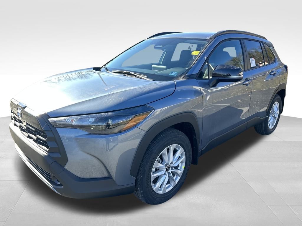2026 Toyota Corolla Cross LE's photo