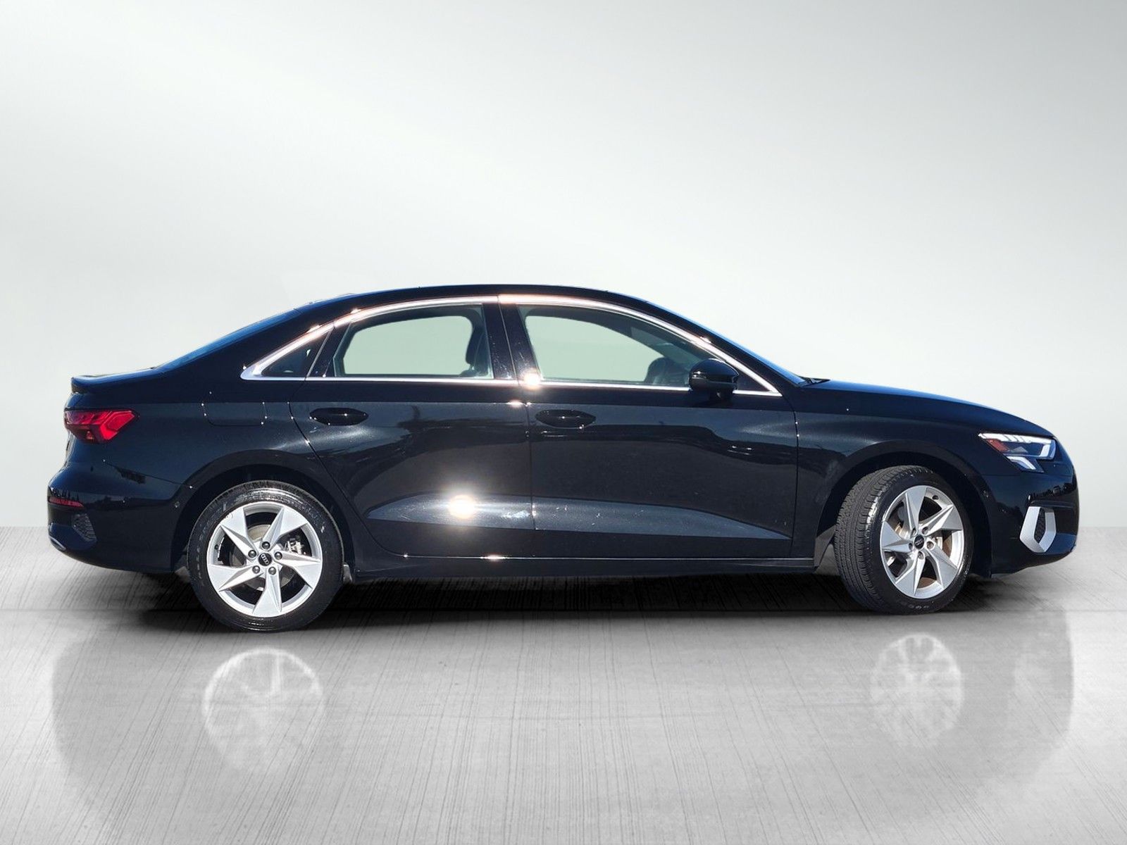 2023 Audi A3 Premium Plus 40 TFSI photo 3