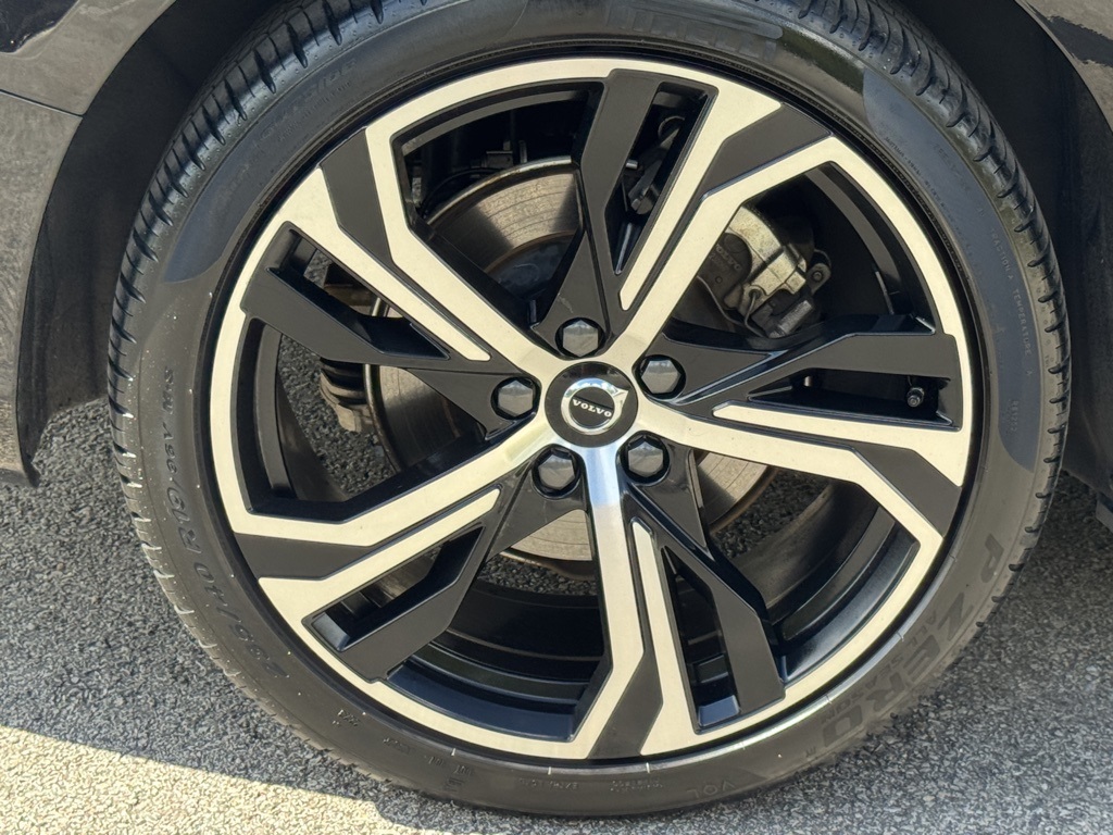2024 Volvo S60 B5 Plus photo 3