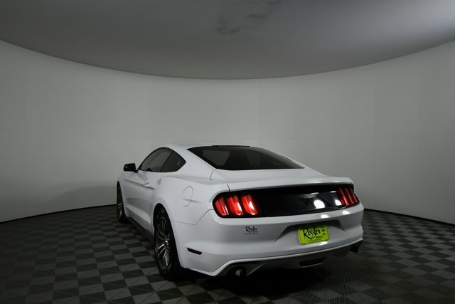 2016 Ford Mustang EcoBoost photo 12