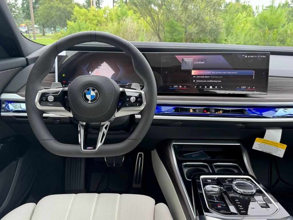 2025 Bmw 740i photo 3