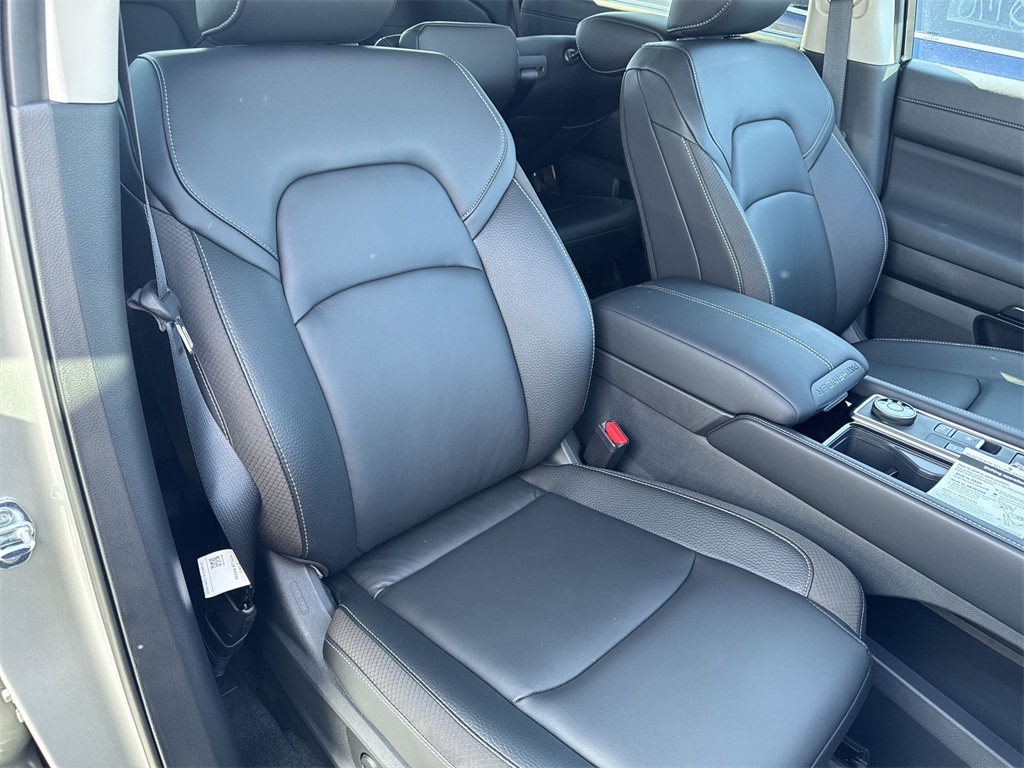 2025 Nissan Pathfinder SL photo 29