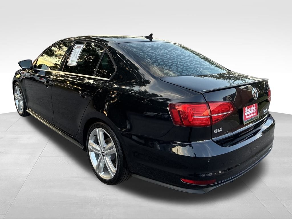 2016 Volkswagen Jetta 2.0T GLI SE photo 2