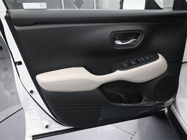 2026 Honda HR-V LX photo 2