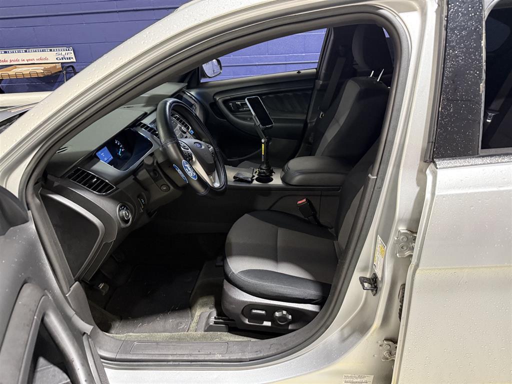 2014 Ford Taurus photo 6