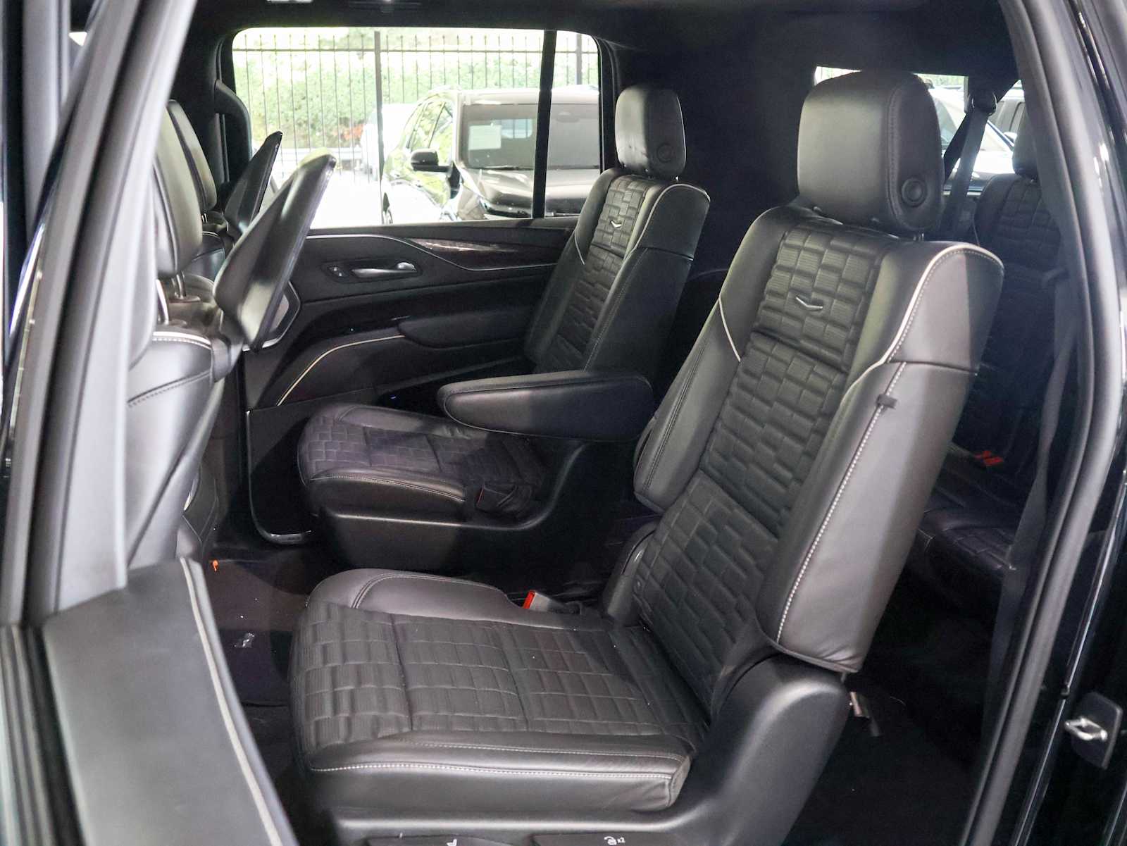2022 Cadillac Escalade ESV Sport Platinum photo 19