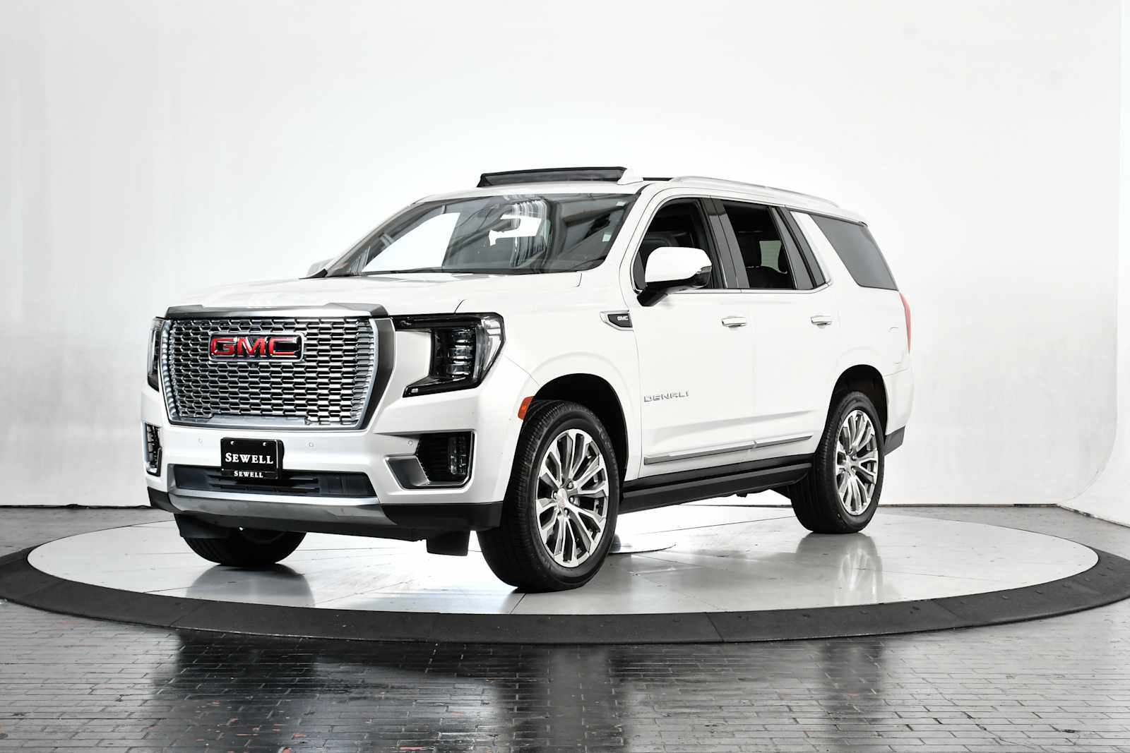 2021 GMC Yukon Denali's photo