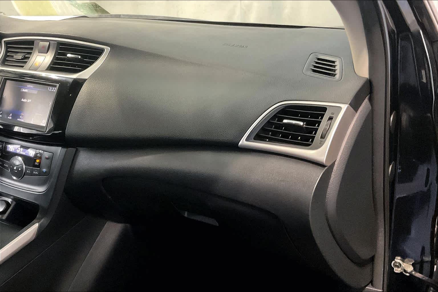 2019 Nissan Sentra SV photo 12