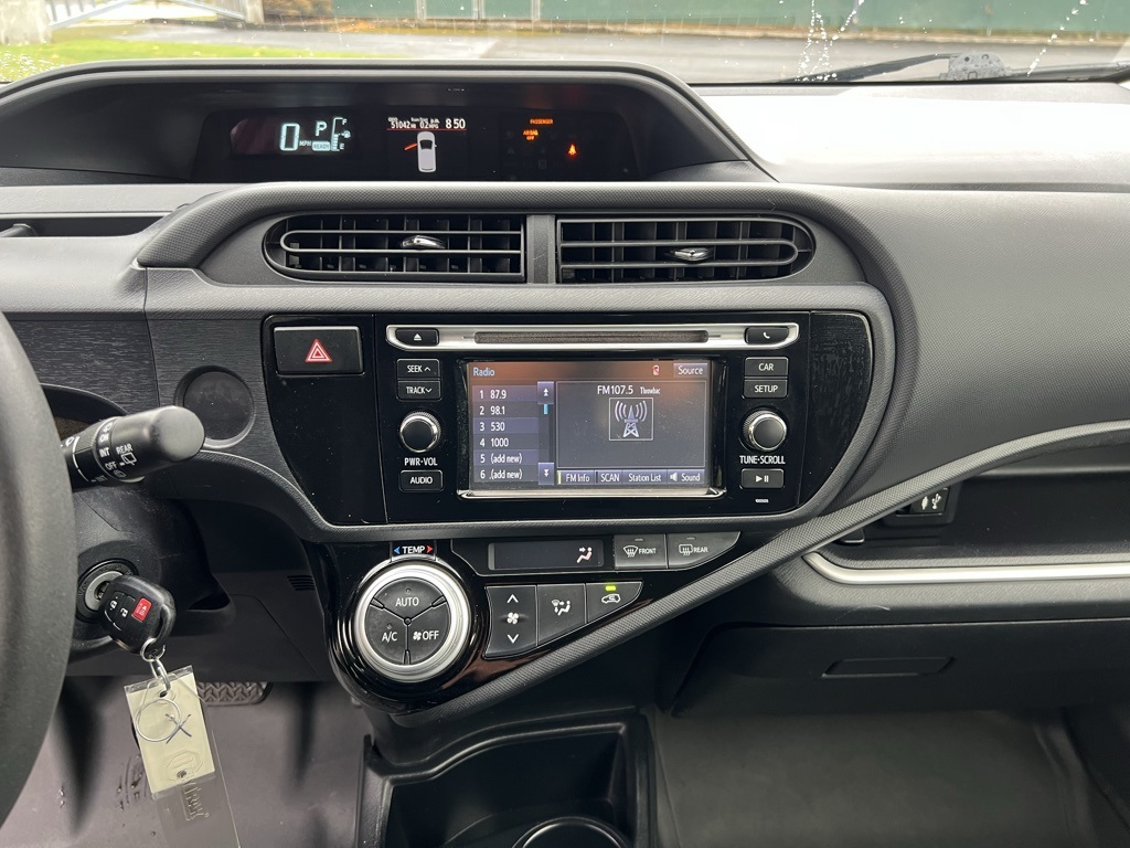 2015 Toyota Prius C Two photo 16