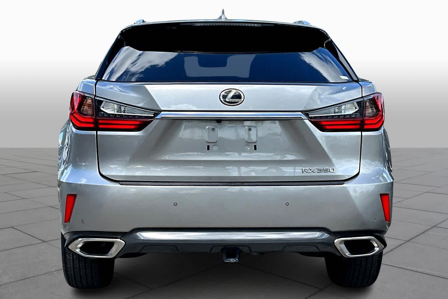 2017 Lexus RX photo 4