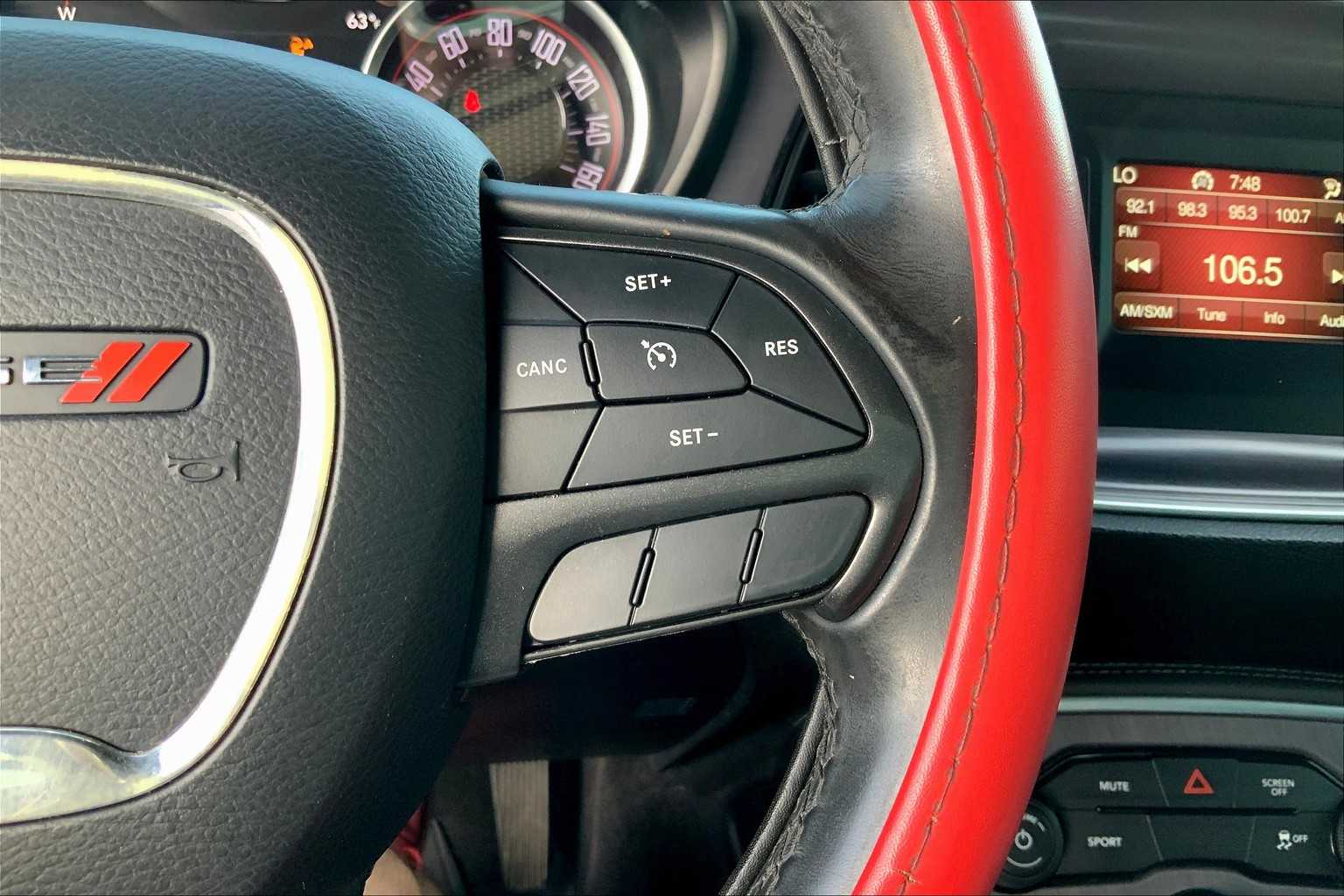 2017 Dodge Challenger R/T photo 18