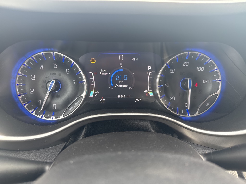 2022 Chrysler Pacifica Touring L photo 6