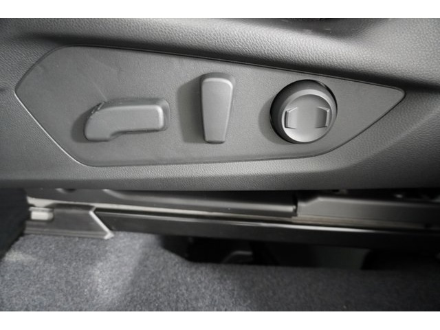 2025 Subaru Forester Touring photo 11