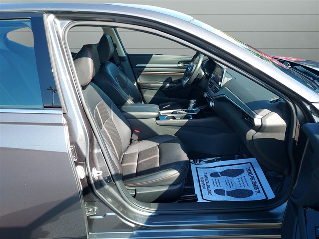 2023 Nissan Altima 2.5 SR photo 19