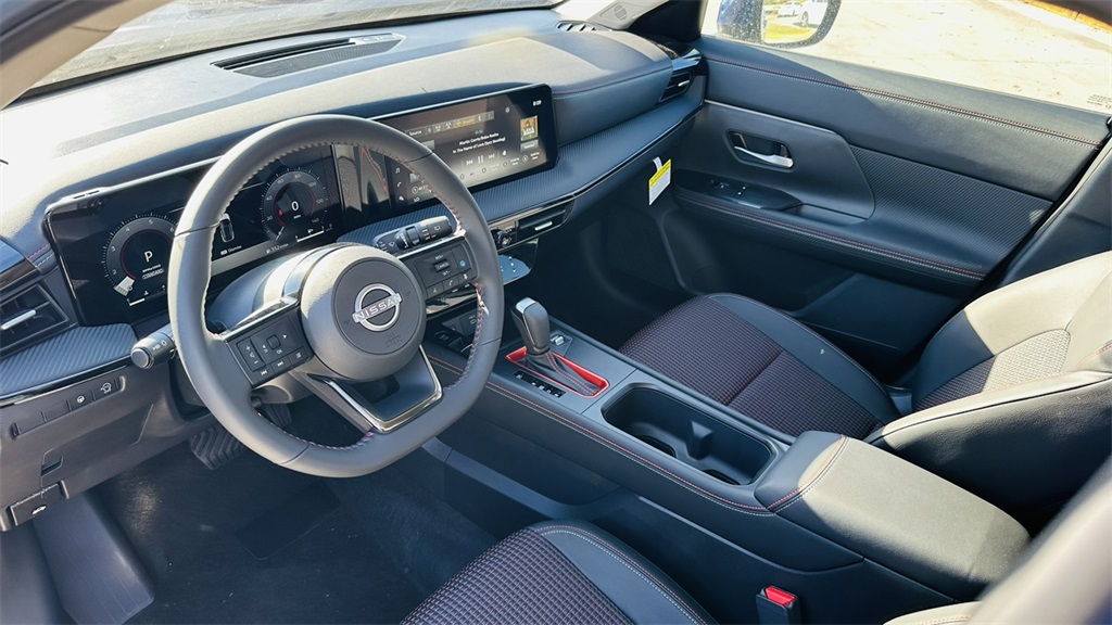 2026 Nissan Kicks SR photo 8