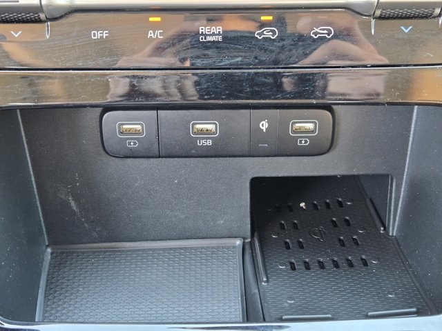 2022 Kia Carnival EX photo 17